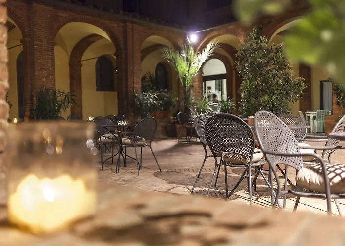 Il Chiostro Del Carmine